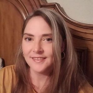 Meet your Posher, Cassandra